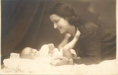 Social history souvenir photo postcard mother and baby bebe