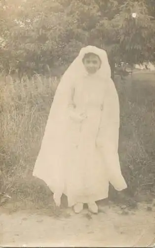 Social history souvenir photo postcard France girl dress first communion 1924