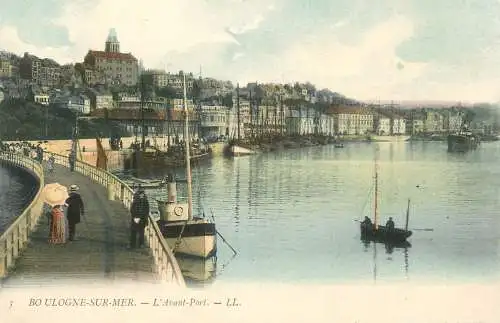 Boulogne Sur Mer - Dans L'Avant Port bateaux cpa