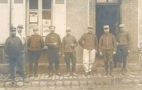 Carte photo guerre 1914/1918 France soldats bureau peloton / platoon office military uniforms