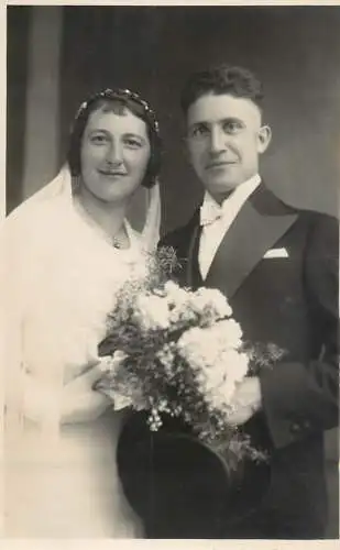 Marriage family social history wedding souvenir real photo bride flowers