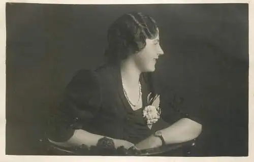 Social history souvenir real photo elegant woman lady coiffure flower
