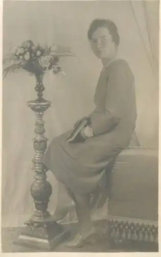 Social history souvenir real photo elegant woman coiffure lady