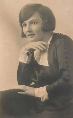Social history souvenir real photo elegant lady woman coiffure