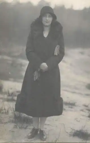 Social history souvenir real photo elegant lady woman hat fur coat 1949
