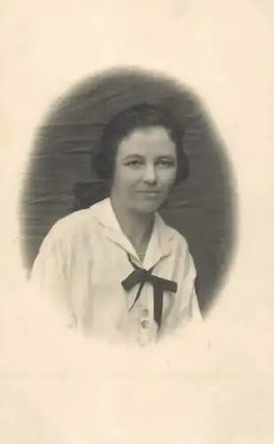 Social history souvenir real photo elegant lady woman coiffure smile