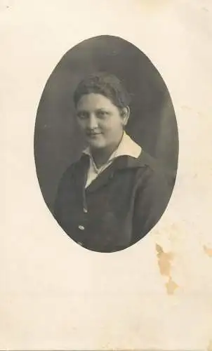 Social history souvenir real photo elegant girl coiffure