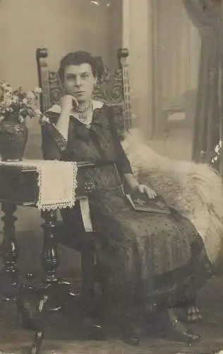 Social history souvenir real photo elegant lady coiffure pearls