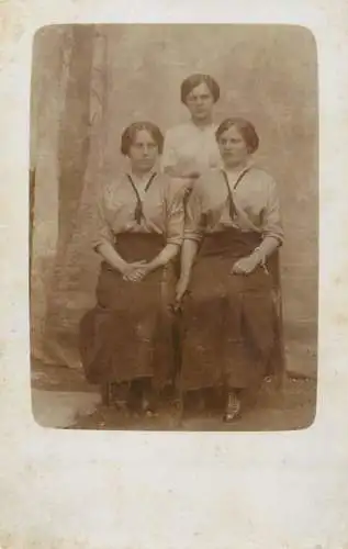 Social history souvenir real photo 1915 elegant women