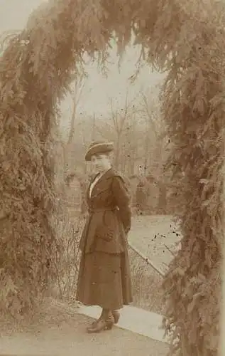 Social history souvenir real photo 1944 elegant woman 1920