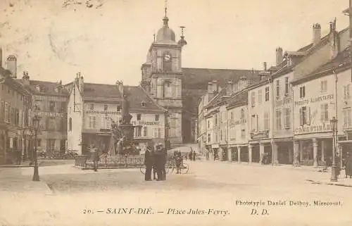 CPA France Saint Die Place Jules Ferry