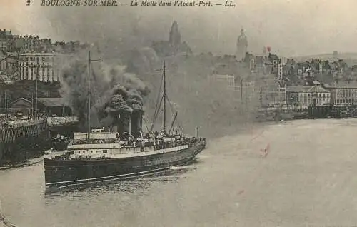CPA France Boulogne-sur-Mer la Malle ship