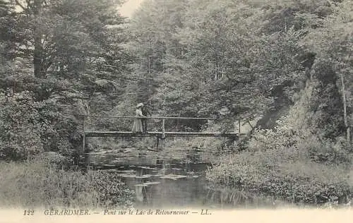 CPA France Gerardmer pont sur le Lac de Retournemer