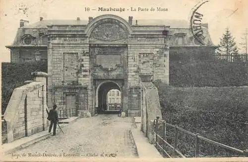 CPA France Maubeuge la Porte de Mons