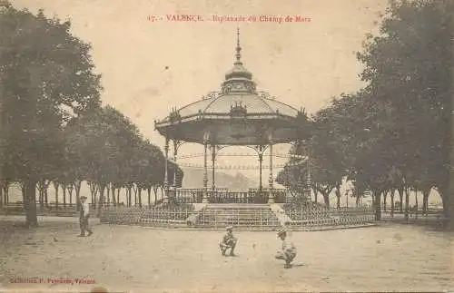 CPA France Valence esplanade du champ de Mars