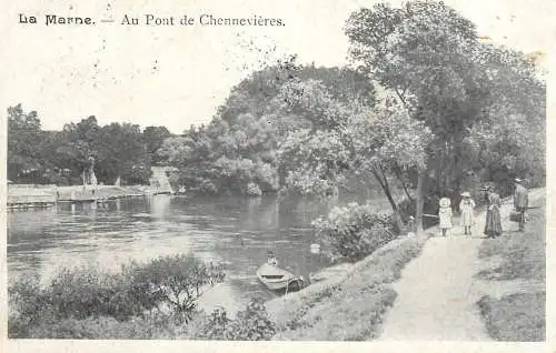 CPA France la Marne au pont de Chennevieres