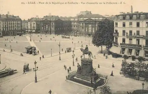 CPA France Lille place de la Republique