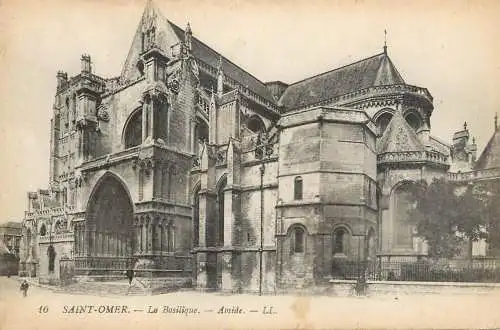 CPA France Saint Omer la basilique