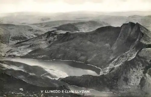 Wales Y Lliwedd & Llyn Llydaw picturesque mountain scenery
