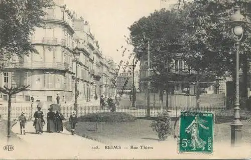 CPA France Reims rue Thiers