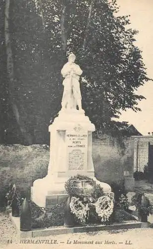 CPA France Hermanville le monument aux morts
