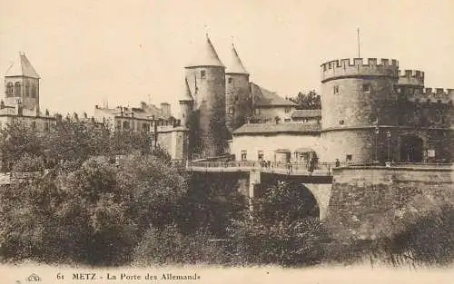 CPA France Metz la porte des Allemand