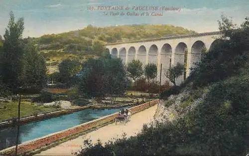 CPA France Fontaine de Vaucluse le pont de Gallas et le canal