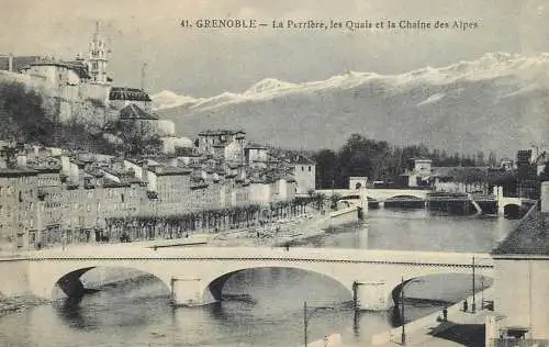 CPA France Grenoble les quais et la chaine des alpes