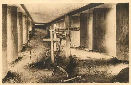 CPA France Verdun monument de la tranche des baionettes