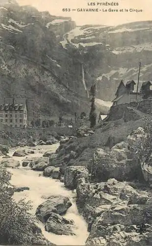 CPA France Gavarnie le Gave et le cirque