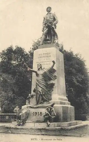 CPA France Metz monument du Poilu