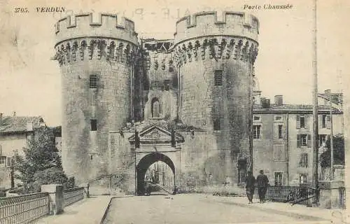 CPA France Verdun Porte Chaussee