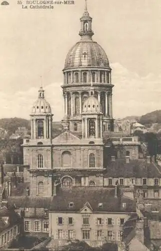 CPA France Boulogne-sur-Mer la cathedrale