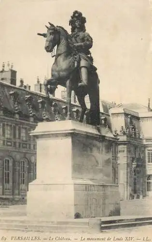 CPA France Versailles (Château) Louis XIV monument