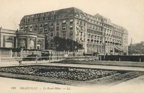 CPA France Deauville le Royal Hotel