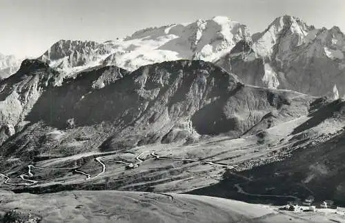 Italy postcard Strada del Paso Pordoi