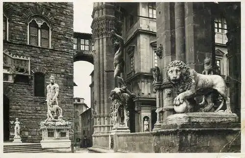 Italy Firenze Loggia dei Lanzi dettaglio