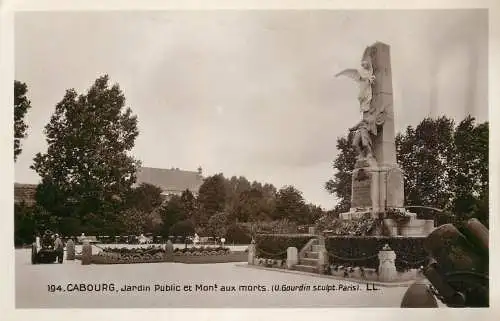 France Cabourg Jardin Public & Monument aux Morts