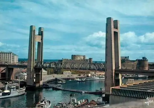 Navigation sailing vessels & boats themed postcard Brest Finistere bridge