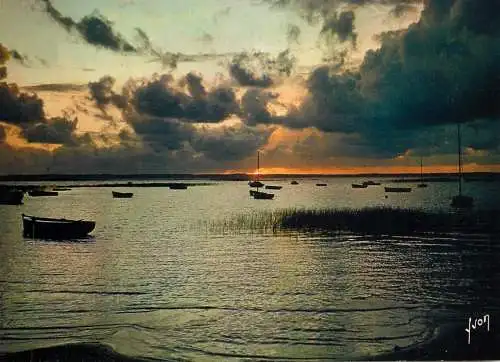 Navigation sailing vessels & boats themed postcard Les Landes sunset Lac Landais
