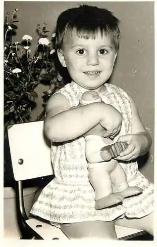 Photo 11 x 17.5 cm children toys Romania backnote Fatu Florin 1972