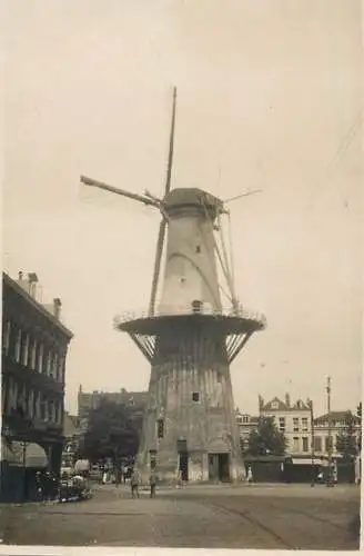 Windmill in the middle of a city (Oostplein, Rotterdam - Holland), ca 1930s