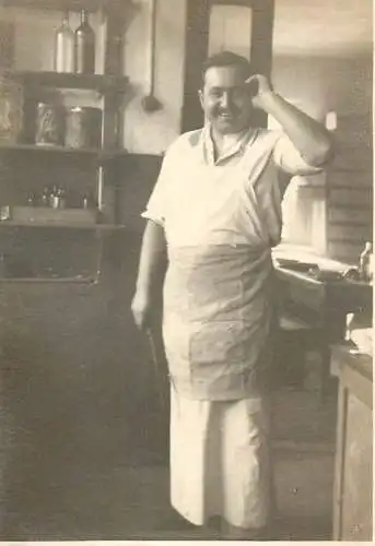 Anonymous person cooker photo