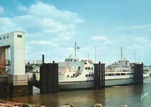 Navigation sailing vessels & boats themed postcard Saint Lazaire ferry