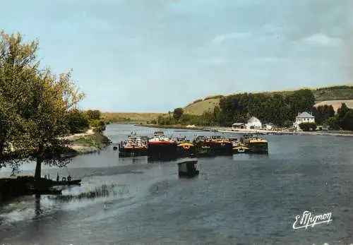 Navigation sailing vessels & boats themed postcard Villeneuve sur Yonne harbour