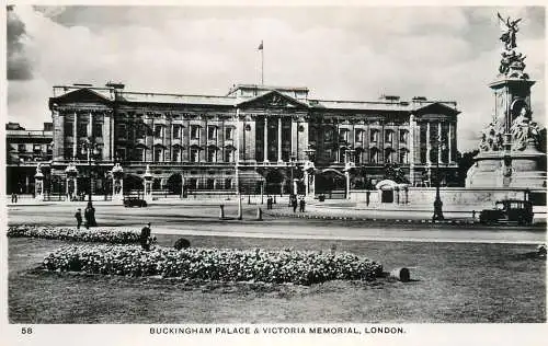 England London Buckingham Palace & Victoria Memorial