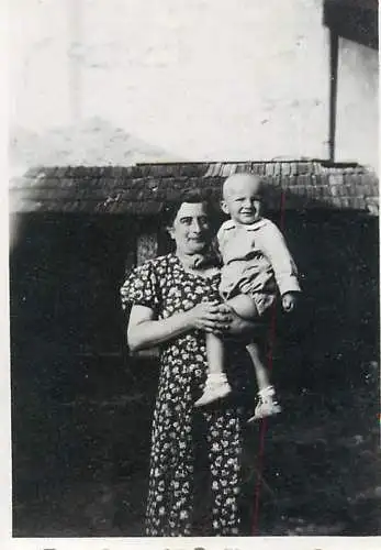 Family souvenir photo 1941