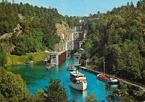 Navigation sailing vessels & boats themed postcard Trollhattan locks