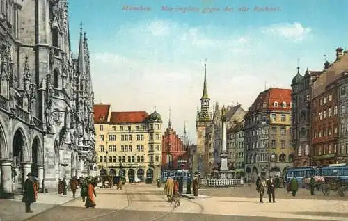 Germany Munchen Marienplatz gegen das alte Rathaus