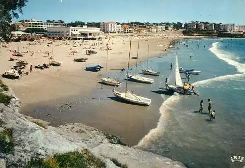 Navigation sailing vessels & boats themed postcard Pontaillac la plage le casino